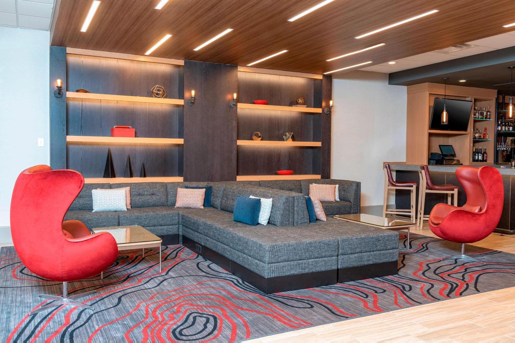 Delta Hotels By Marriott Kalamazoo Conference Center Bagian luar foto
